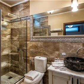 6 bedroom luxury villa with pool near Agia Pelagia, sleeps 12